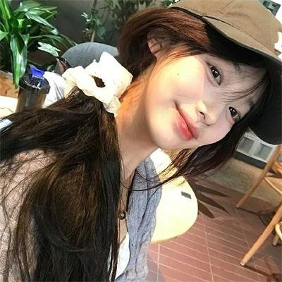 美女荒野逃亡